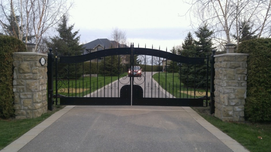 Hyde Park Bi Parting Gate Automated 